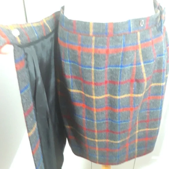 Vintage Talbots Wool Blend Lined Wrap Plaid Gray Red Yellow Mini Skirt size 10 - Picture 3 of 12